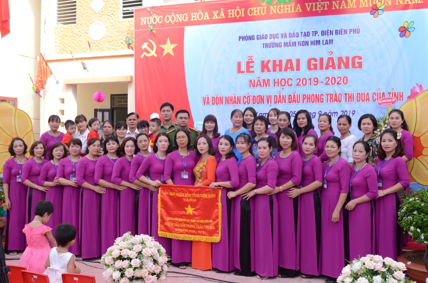 LỄ KHAI GIẢNG NĂM HỌC 2019- 2020 VÀ ĐÓN NHẬN CỜ THI ĐUA CỦA UBND TỈNH ĐIỆN BIÊN